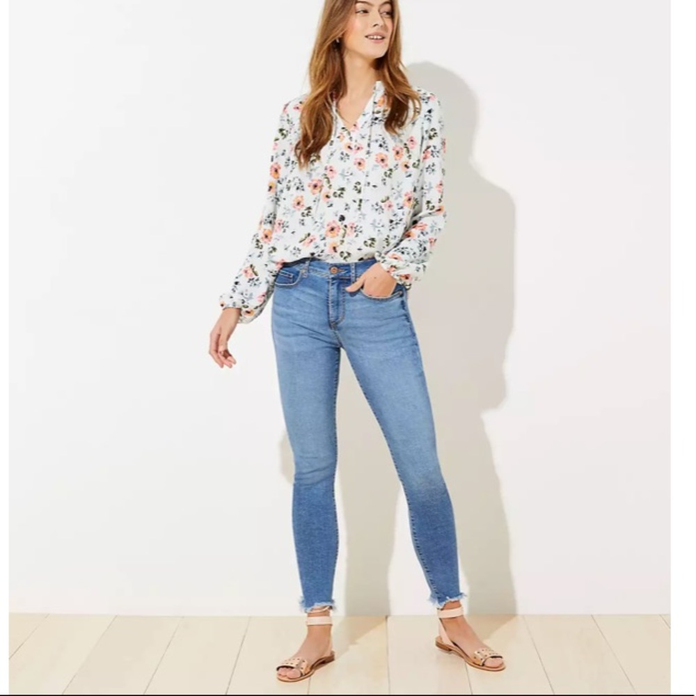 Loft high rise waist skinny chewed hem 27